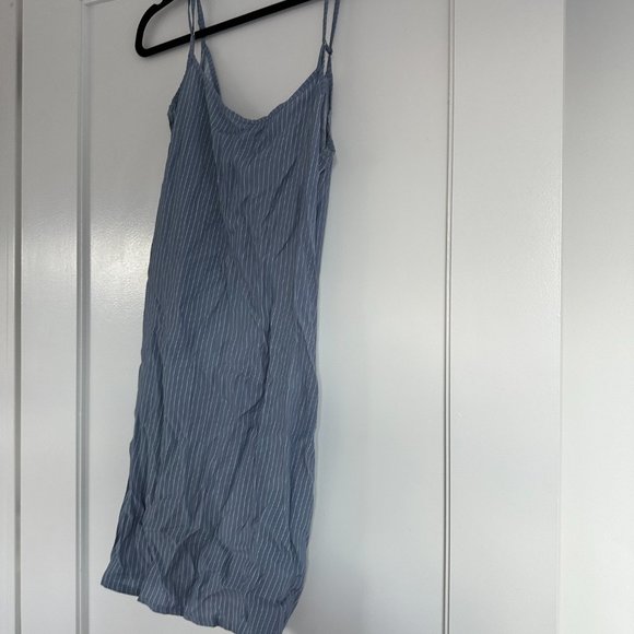 NWT Faithfull The Brand Kara Wrap Mini Dress V-neckline Sz M Oxford Blue Stripe - Picture 9 of 10